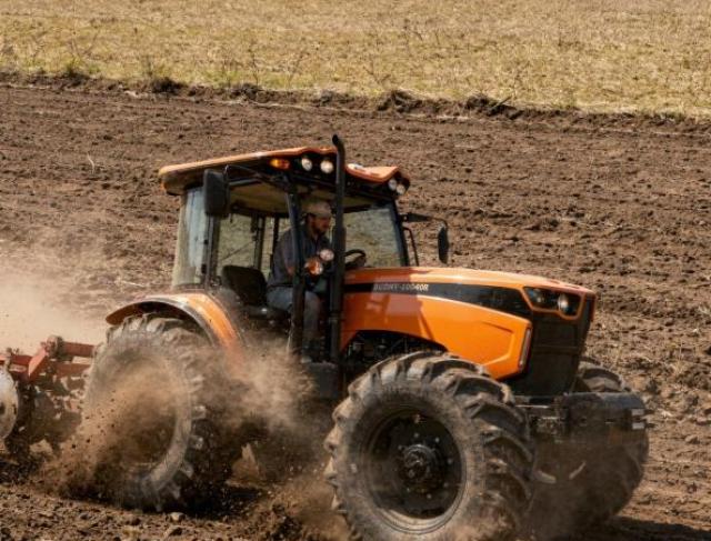 Trator Budny 7540R em 
