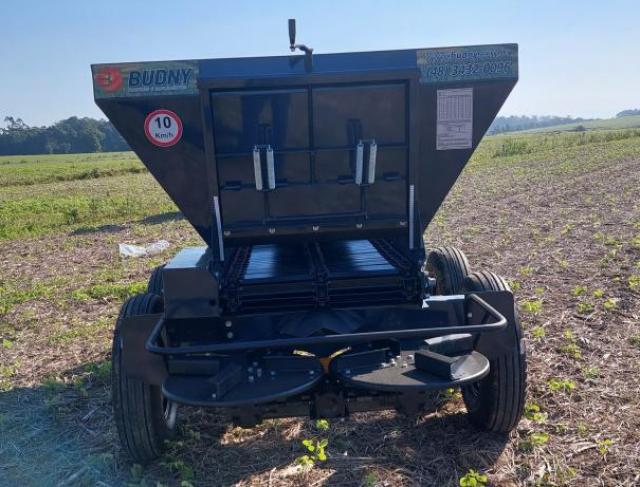 Distribuidor de Calcário e Adubo 6000 em 